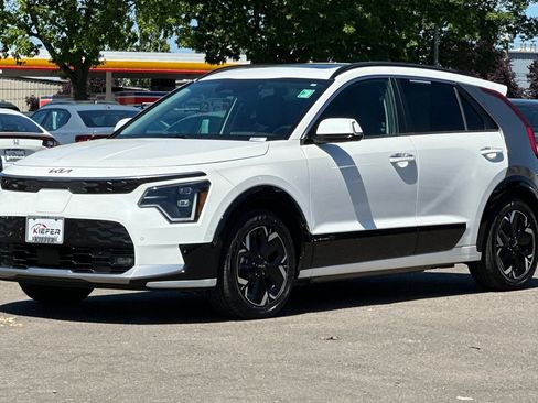Certified 2023 Kia Niro Wave FWD image 8