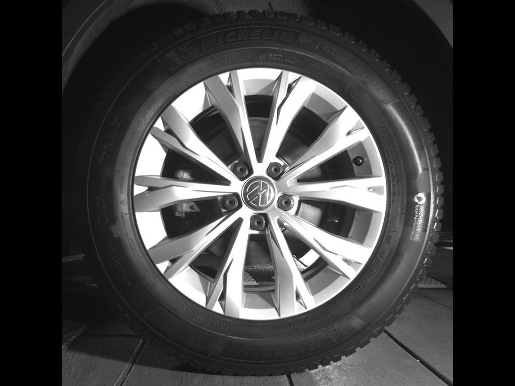 Used 2019 Volkswagen Tiguan S AWD/4WD image 11