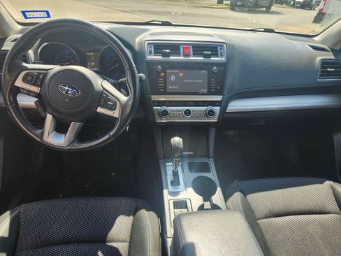 Used 2016 Subaru Outback 2.5i Premium image 5