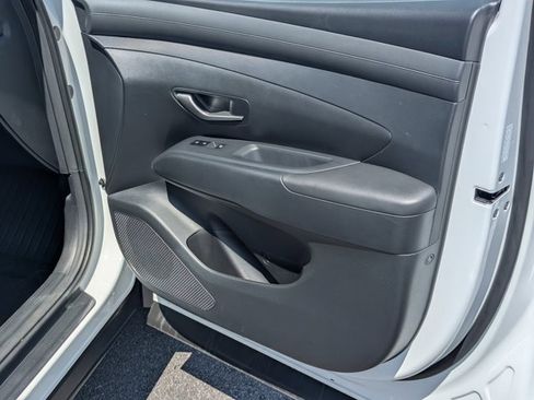 Used 2025 Hyundai Tucson SE image 13