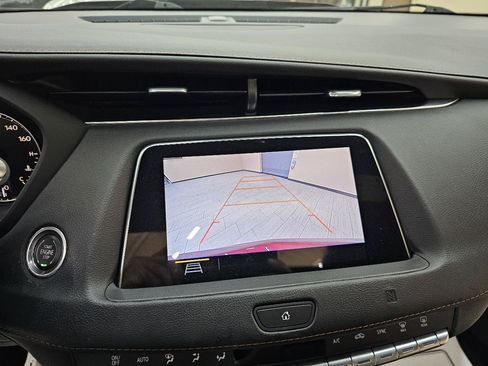 Used 2019 Cadillac XT4 Sport w/ Cold Weather Package FWD image 32