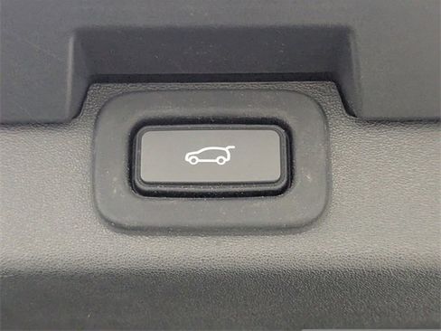 Used 2023 Land Rover Discovery S R-Dynamic image 30