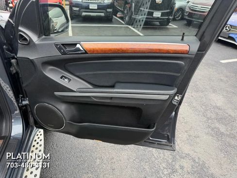 Used 2010 Mercedes-Benz GL 550 4MATIC image 16