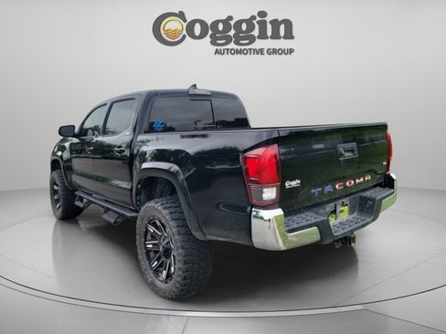 Used 2018 Toyota Tacoma SR5 RWD image 3