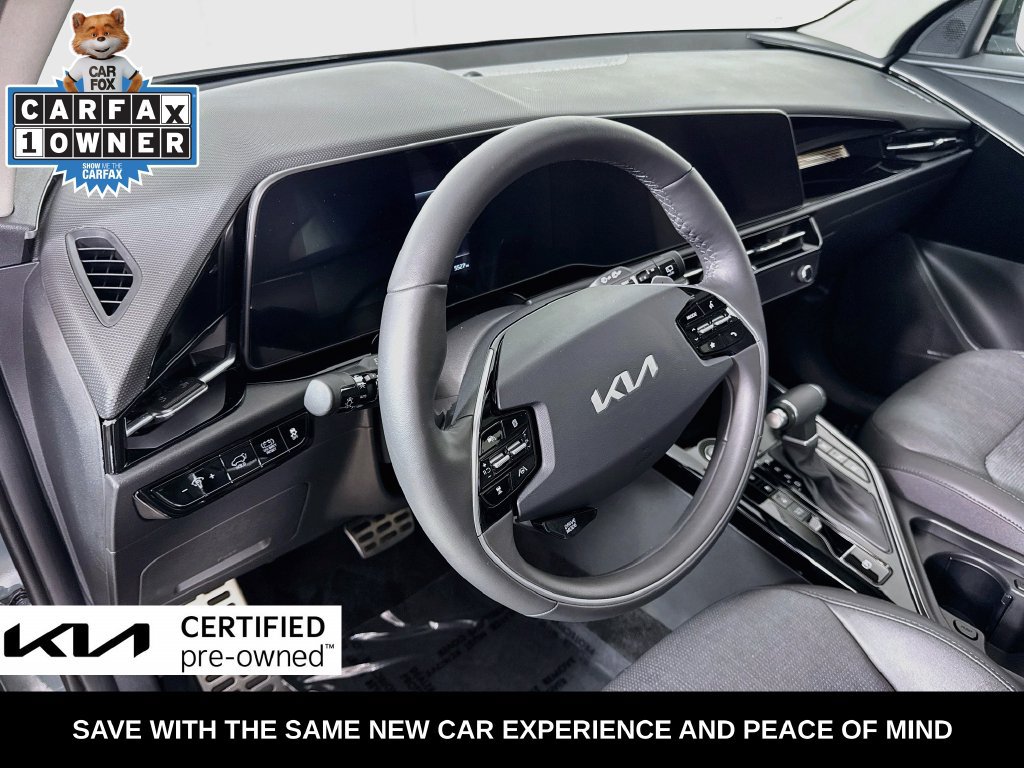 Used 2025 Kia Niro SX Touring FWD image 10