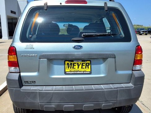 Used 2005 Ford Escape XLS image 7
