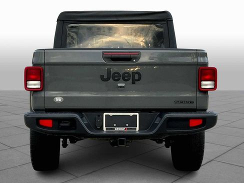 Used 2021 Jeep Gladiator Sport AWD/4WD image 4