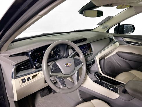 Used 2023 Cadillac XT5 Premium Luxury FWD image 9