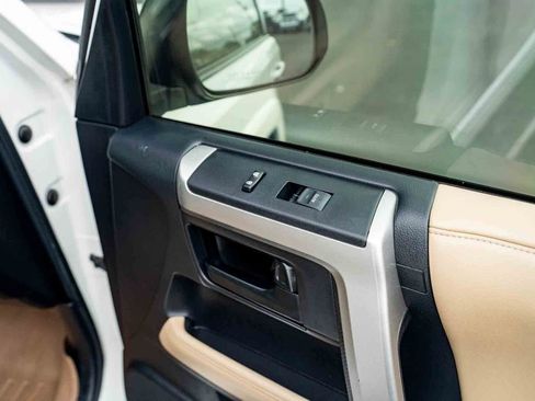 Used 2013 Toyota 4Runner Limited AWD/4WD image 30