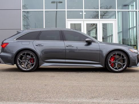 Used 2024 Audi RS 6 performance image 4