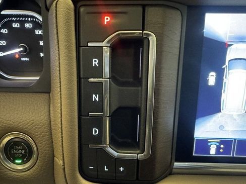 Used 2021 GMC Yukon Denali w/ Denali Ultimate Package AWD/4WD image 16