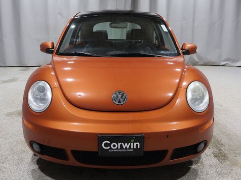 Used 2010 Volkswagen Beetle Coupe image 6