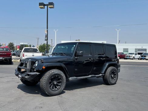 Used 2014 Jeep Wrangler Unlimited Sahara AWD/4WD image 2
