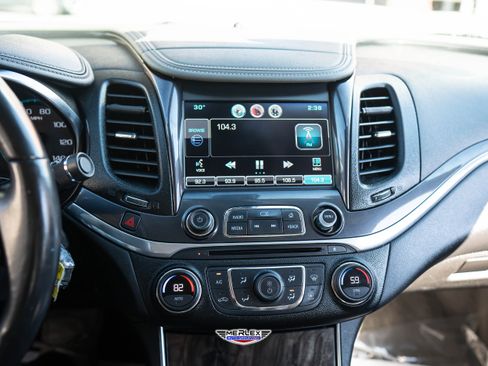 Used 2015 Chevrolet Impala LT w/ Convenience Package image 29