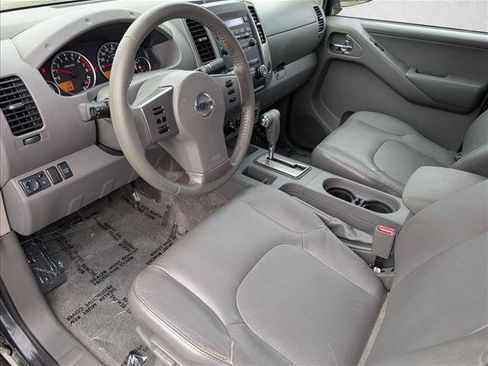 Used 2012 Nissan Frontier 4x4 Crew Cab image 10