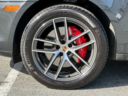 Used 2025 Porsche Macan S image 28