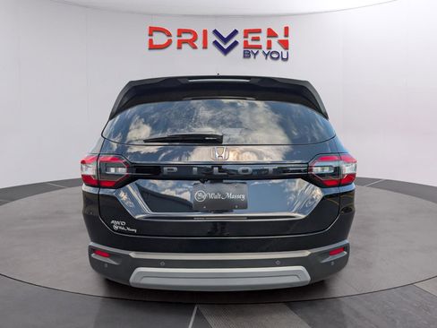 Used 2025 Honda Pilot EX-L image 4