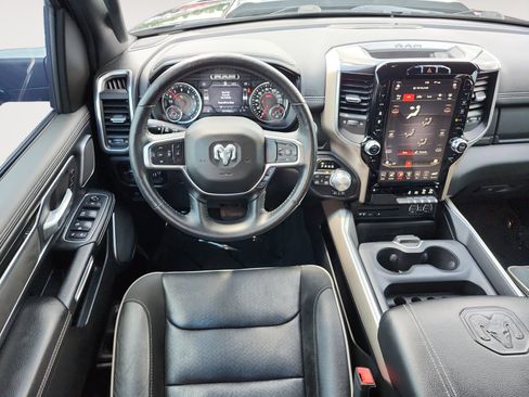 Used 2019 RAM 1500 Laramie AWD/4WD image 10