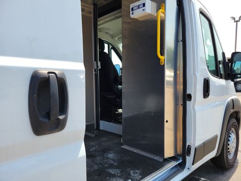 Used 2025 RAM ProMaster 2500 w/ Convenience Group FWD image 17