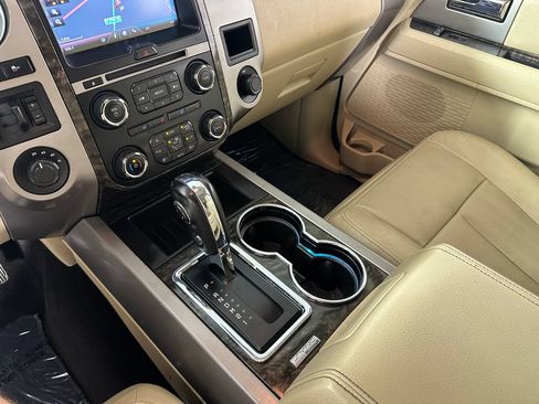 Used 2015 Ford Expedition Limited w/ Equipment Group 301A AWD/4WD image 39