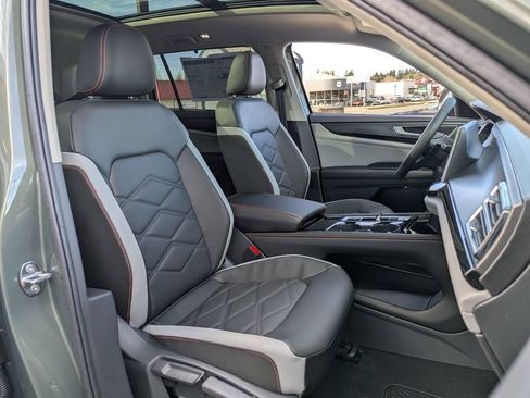 New 2026 Volkswagen Atlas Peak Edition image 39