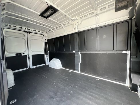 Used 2025 RAM ProMaster 2500 w/ Convenience Group image 34