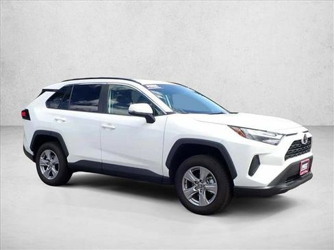 Certified 2025 Toyota RAV4 XLE AWD/4WD image 6
