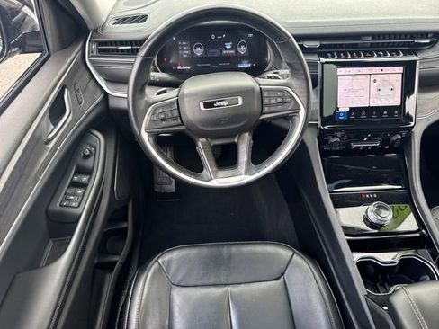 Used 2022 Jeep Grand Cherokee L Limited image 17