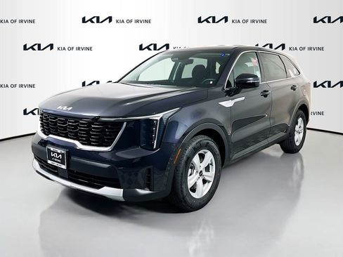 New 2026 Kia Sorento LX image 3