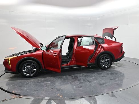 New 2025 Kia K4 LXS image 53