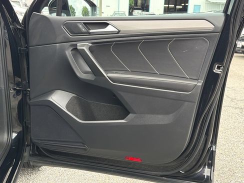 Certified 2023 Volkswagen Tiguan SE FWD image 22
