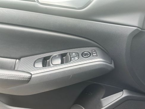 Used 2025 Nissan Altima 2.5 SV image 18