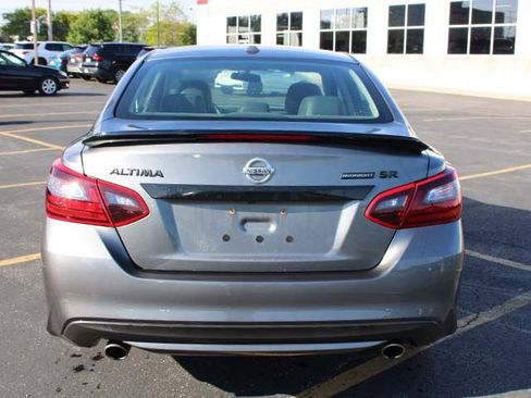 Used 2018 Nissan Altima 2.5 SR w/ SR Midnight Edition FWD image 6