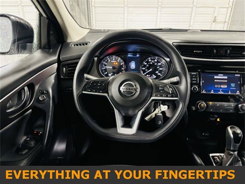 Used 2022 Nissan Rogue Sport S image 5