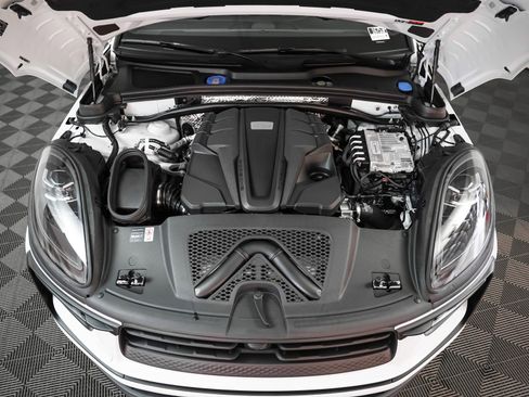 New 2026 Porsche Macan S image 13