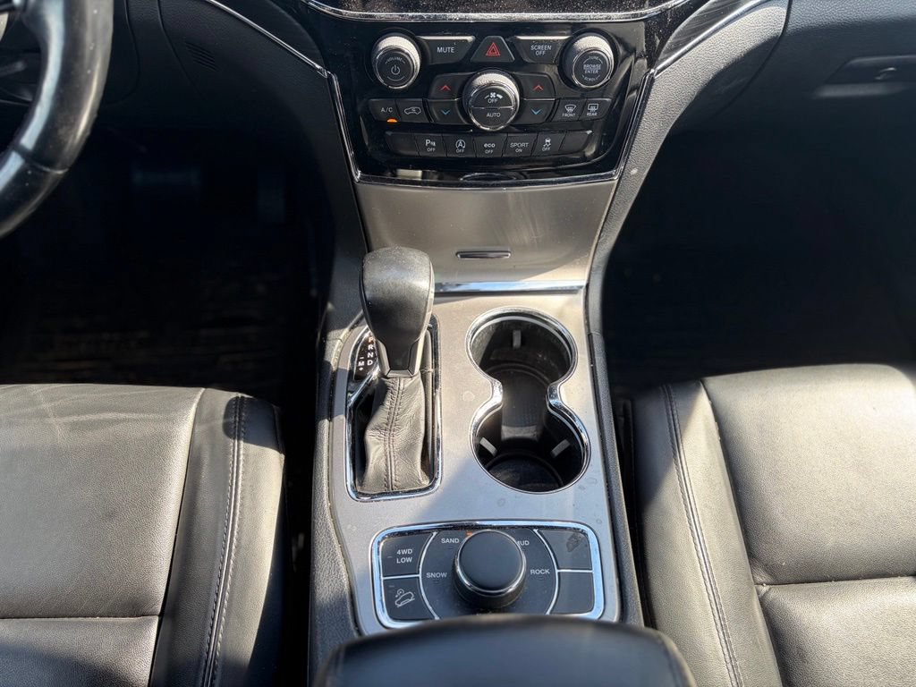 Used 2020 Jeep Grand Cherokee Limited AWD/4WD image 28