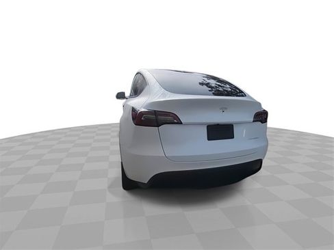 Used 2023 Tesla Model Y Long Range image 7