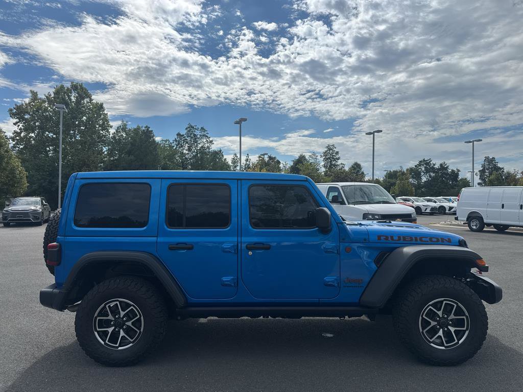 Used 2024 Jeep Wrangler Unlimited Rubicon w/ Safety Group AWD/4WD image 8