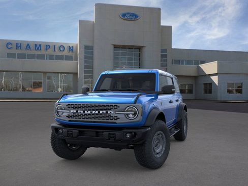 New 2025 Ford Bronco Badlands image 2