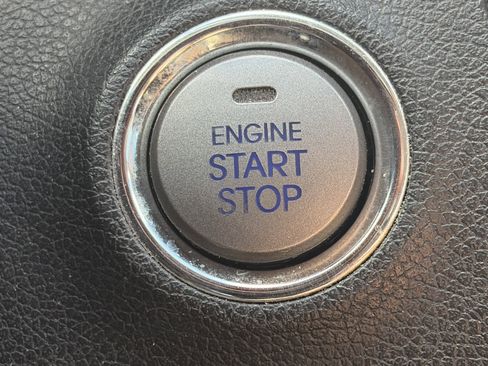 Used 2013 Hyundai Elantra Limited w/ Technology Pkg FWD image 19