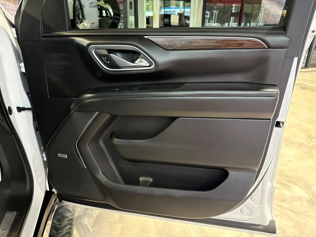 Used 2021 Chevrolet Suburban Z71 w/ Luxury Package AWD/4WD image 57