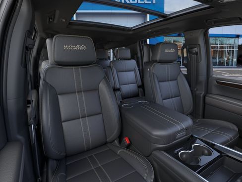 New 2026 Chevrolet Suburban High Country AWD/4WD image 40