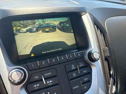 Used 2017 Chevrolet Equinox LT w/ Convenience Package FWD image 23