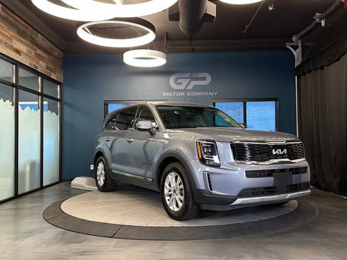 Used 2022 Kia Telluride LX AWD/4WD image 1