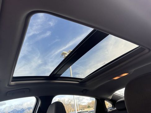 Used 2023 Chevrolet Malibu LT image 24