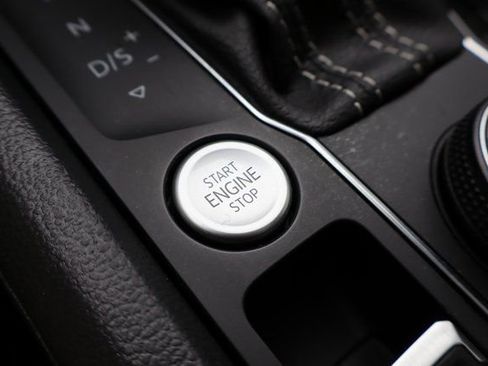 Used 2023 Volkswagen Atlas SEL image 17