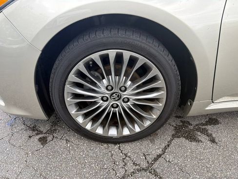 Used 2016 Toyota Avalon Limited w/ Toyota Safety Sense Package FWD image 38