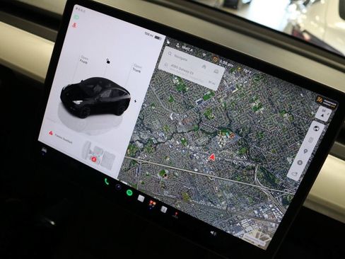 Used 2023 Tesla Model Y Long Range AWD/4WD image 27
