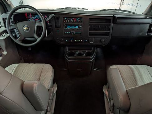 Used 2025 Chevrolet Express 3500 LT w/ LT Preferred Equipment Group RWD image 18