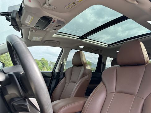 Used 2022 Subaru Ascent Touring AWD/4WD image 19
